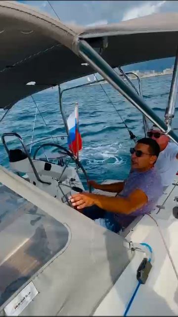 Яхта Валенсия. тренировки по парусному спорту