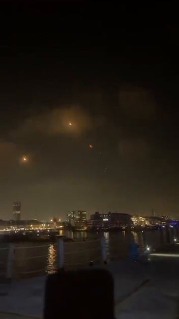 Очередная волна ракет прилетает в Израиль на фоне их бомбардировок Ирана.
