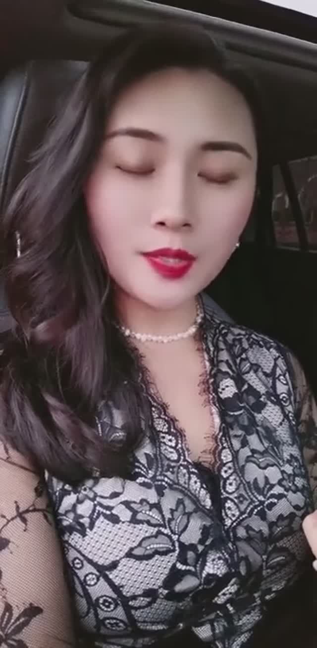 喜欢三月的风四月的你，每一天都有你，愿你眼里有光心中有爱，一路春暖花开，愿你做一个温柔的人，浅浅笑轻轻爱稳稳走