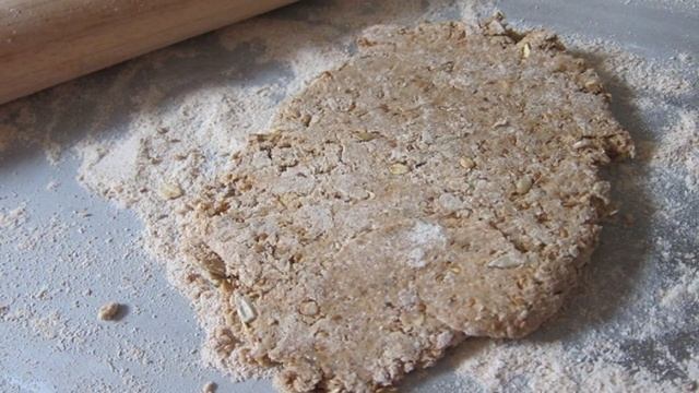 Французский крекер с кунжутом