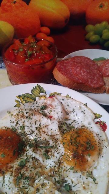 САМЫЙ ВКУСНЫЙ ЗАВТРАК🍅🍳🧋!!!