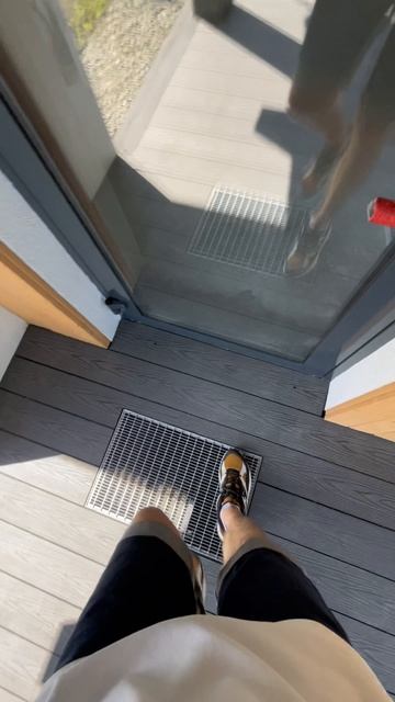 Как думаете, нужная штука? #лайфхак #стройка #крыльцо #чисткаобуви