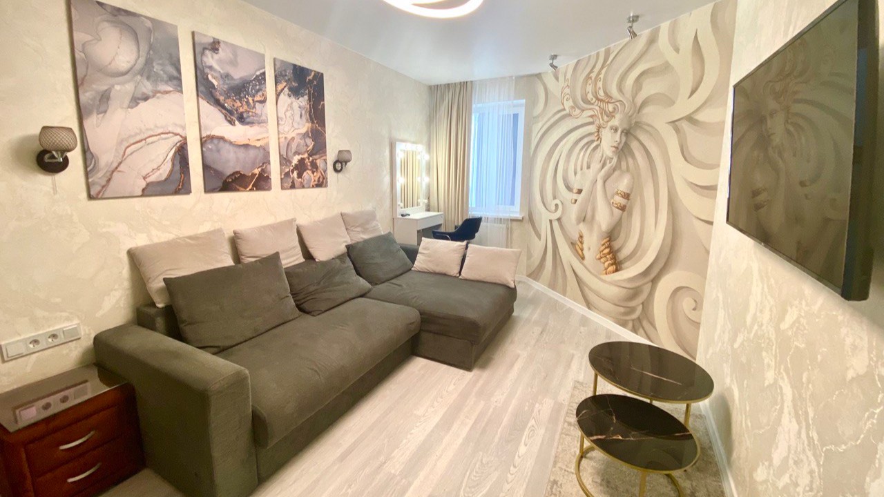 Двухкомнатная квартира 70 м.кв. с ремонтом  в Краснодаре Стасова 10 , жк Статус , Черемушки ЧМР .