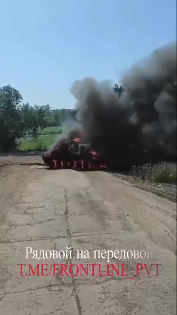 На видео Т-80 ВСУ, после того, как по нему отработал FPV-дрон ВС России. Работаем, братья!