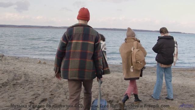Пейзажи расцветают сильнее вместе с этим треком - Old River -- Ayla Nereo -- Play Me a Time