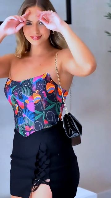 pAlDAvZpttY - These Outfits look beautiful on this girl #shorts