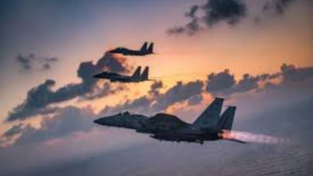 Израильские ВВС наносят удары по иранским баллистическим ракетам и пусковым установкам