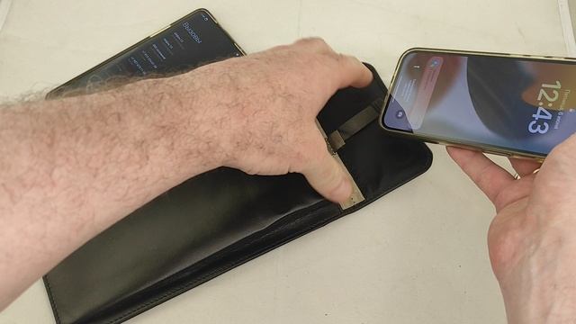 Кожаный чехол для блокировки и смартфонов и всех видов связи с ними. Для совещаний, концертов, ...