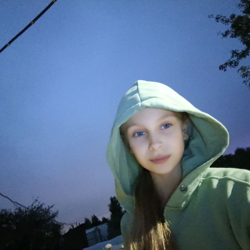 убираюсь в своей комнате