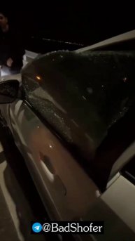 В Подмосковье камаз чуть не убил водителя, который беспечно открыл дверь на трассе !!!