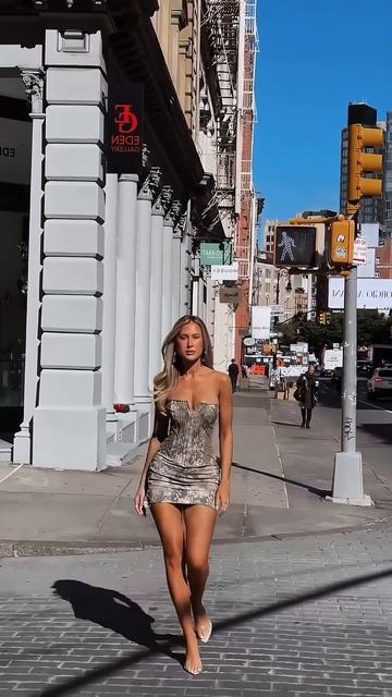 qixrDMrkPfI - Beautiful Street Fashion Outfits Style #streetstyle #outfit #shorts