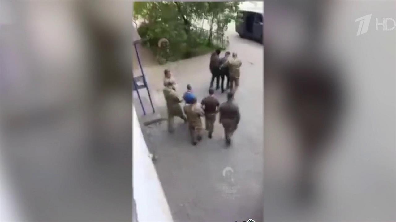 Мобилизация по-украински, когда за мужей и детей стеной становятся женщины