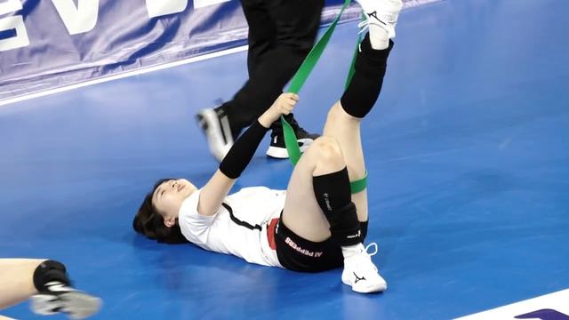 Лучшая разминка на растяжку женская волейбольная камера