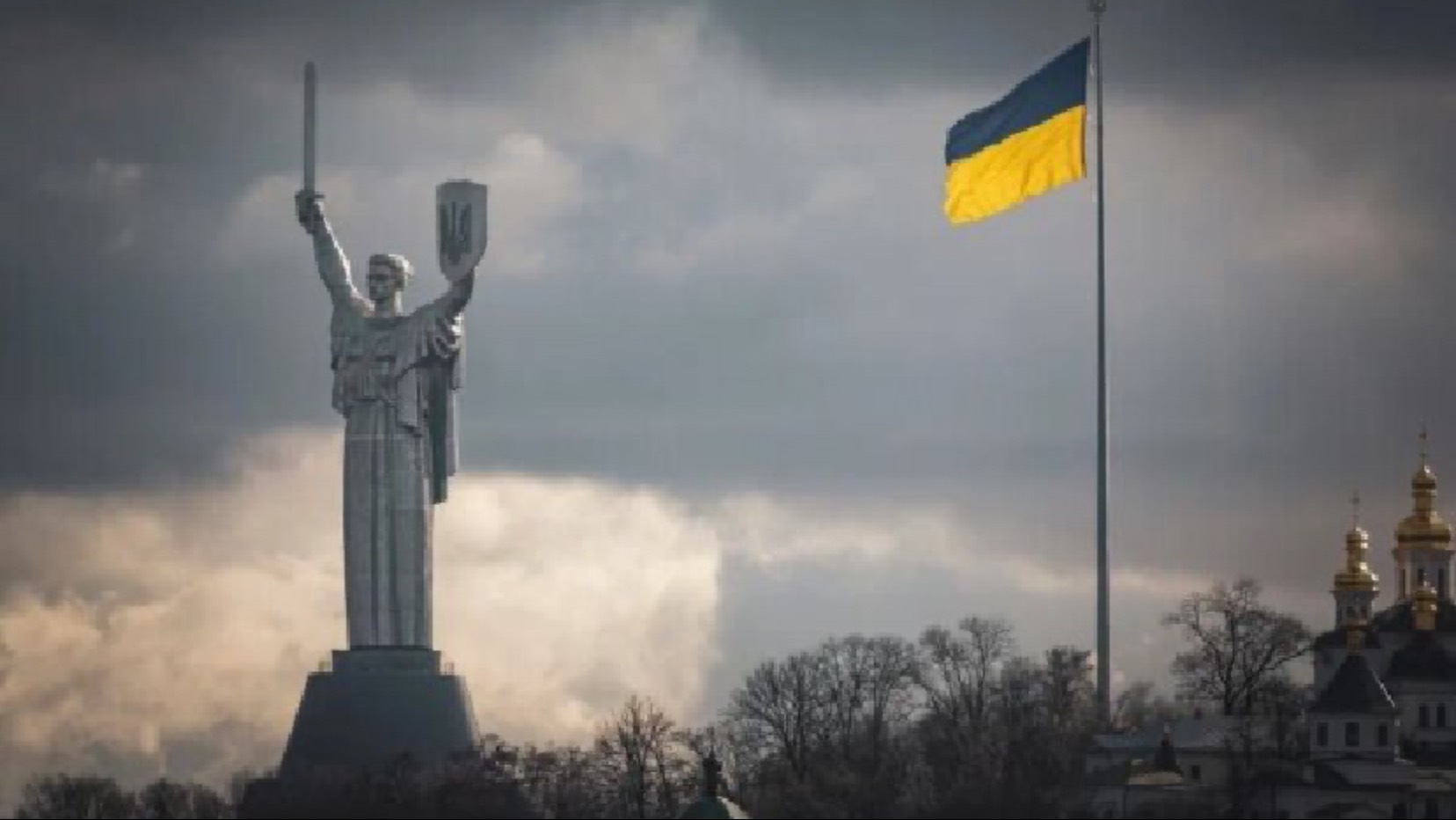 Попытка провести г_й -парад в Киеве потерпела фиаско, 800 участников разошлись по домам.