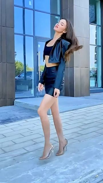 whC6BkEfYL4 - She looks gorgeous in these outfits #shorts