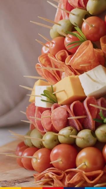 Вкусная елка на столе.