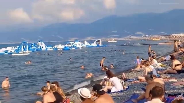 Геленджик Центральный пляж сегодня 14 июня 2025. Какая обстановка на пляже, море и погода сейчас