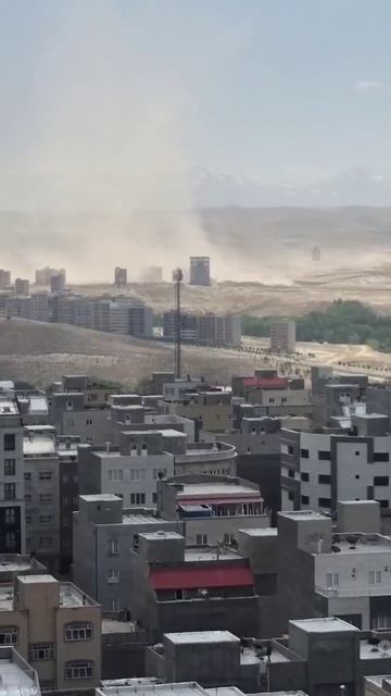 Израиль нанес новые удары по иранскому городу Тебриз.