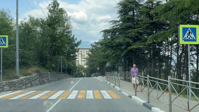 Ялта. По ул.Блюхера от Севастопольского шоссе до ул.Бирюкова. 02.06.2025. Крым. Crimea. Yalta.