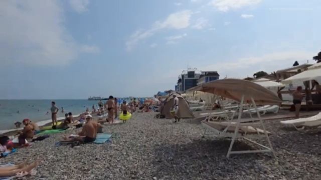 Сочи пляж Лазаревский-1 сегодня 14 июня 2025. Какая погода сейчас, обстановка на пляже и море