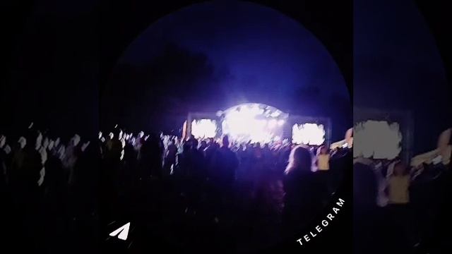 Смотрим, Хэдлайнеров.