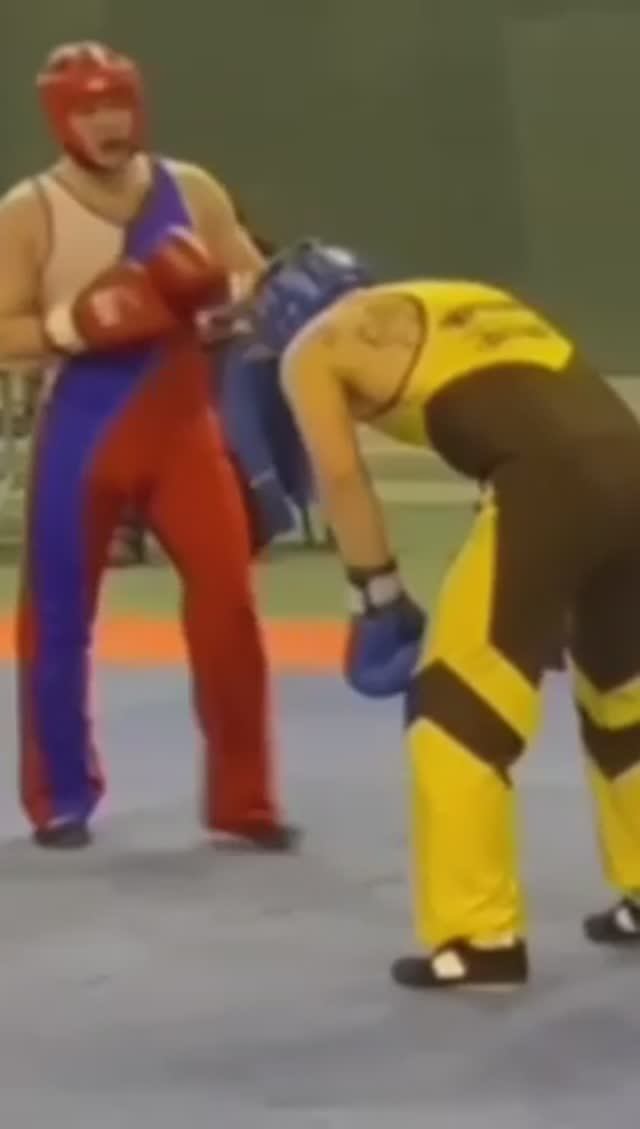 Сават на последней секунде.
#shorts #kickboxing #savate #сават #кикбоксинг