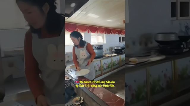 🇰🇵 Chinese tourists enjoy seafood at Rason market in northeast of DPRK🐟