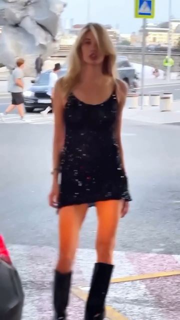 seXuGdgsKFQ - Beautiful Street Fashion Outfits Style #streetstyle #outfit #shorts