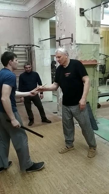 КОМБИНИРОВАННАЯ АТАКА :ПАЛКА НОЖ.