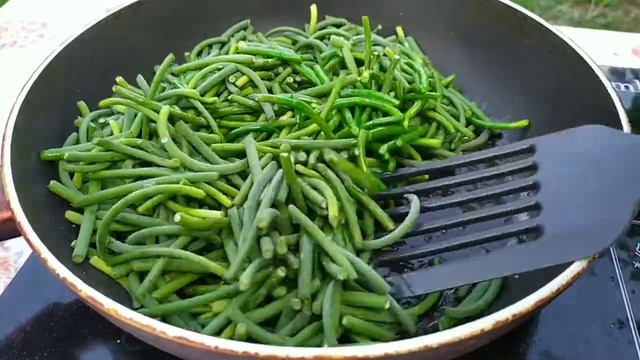 Чесночные стрелки на сковороде - сезонная вкуснятина