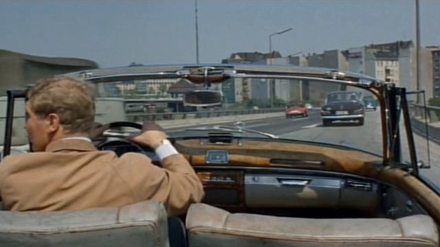 помеха справа... Porsche vs Mercedes