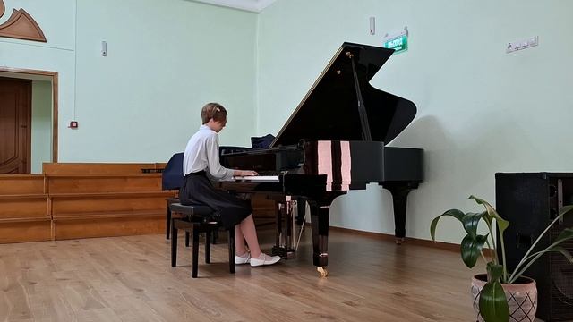 Лосева Арина 14 лет;
Ю.Щуровский "Элегический прелюд"