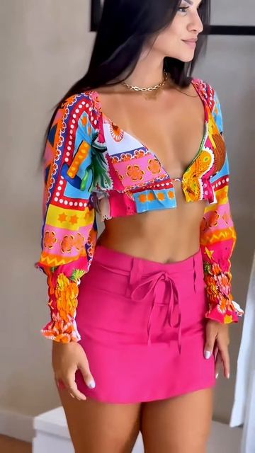 p8tHYs29uWA - These Outfits look beautiful on this girl #shorts