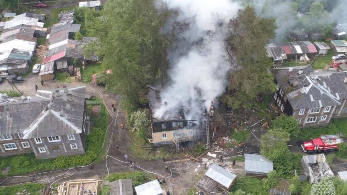 Два человека погибли при взрыве газа в жилом доме в Архангельске
