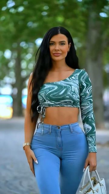 jYgPLifYvoc - Beautiful Street Fashion Outfits Style - fit jeans look #shorts