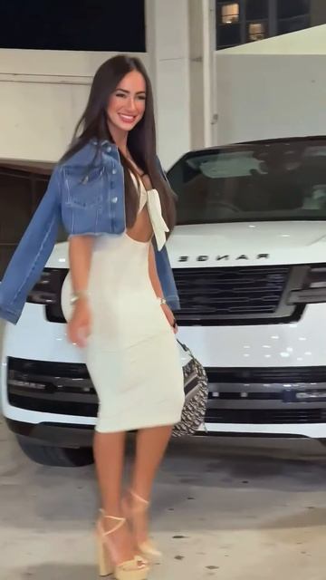 opl9ndjGu8w - This girl looks stunning in these outfit #shorts #style #fashion