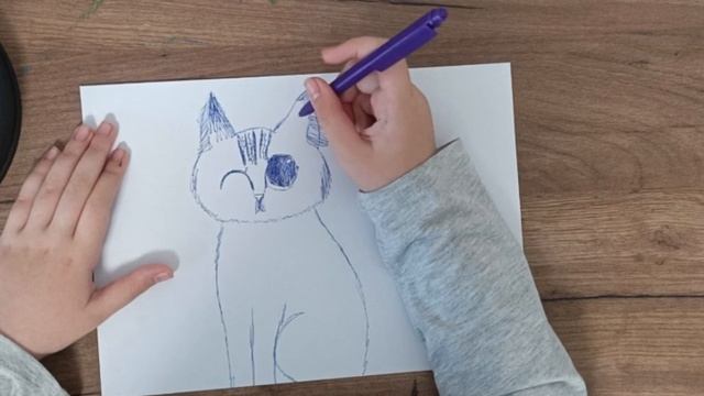 Рисую милую полосатую кошечку.
