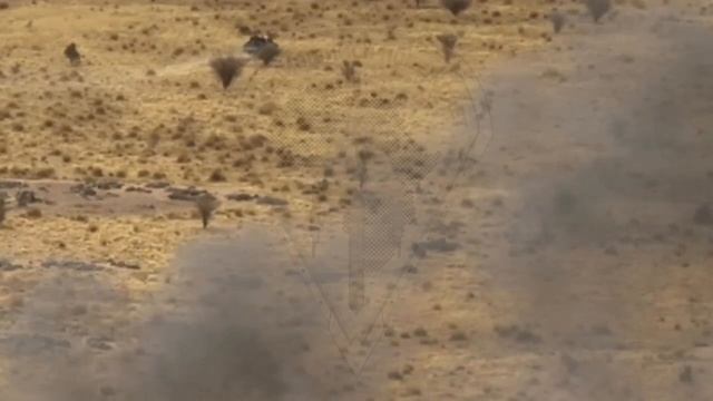 БТР-82А Африканского Корпуса ВС РФ обращает в бегство большую группу боевиков в Мали, уничтожа...
