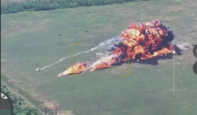 Другой ракурс на крушение штурмовика Су-25 ВКС России под Соледаром !!!