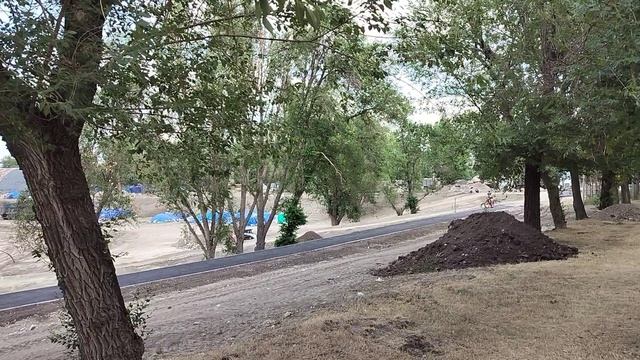 Стадион возле машика, Луганск