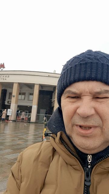 Москва встречает снегом. Апрель 2025