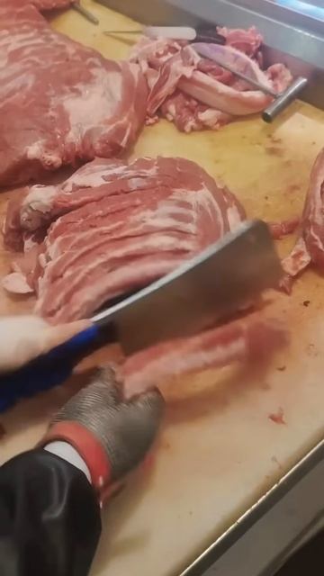 Cutting lamb ribs #shorts