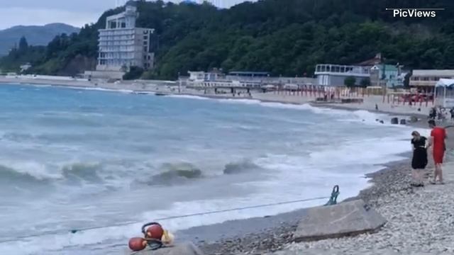 Небуг Туапсинский район сегодня 15 июня 2025. Обстановка на Центральном пляже , море и погода