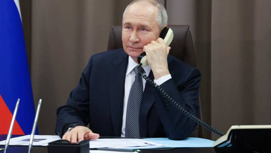 Путин поздравил Трампа с 79-летием