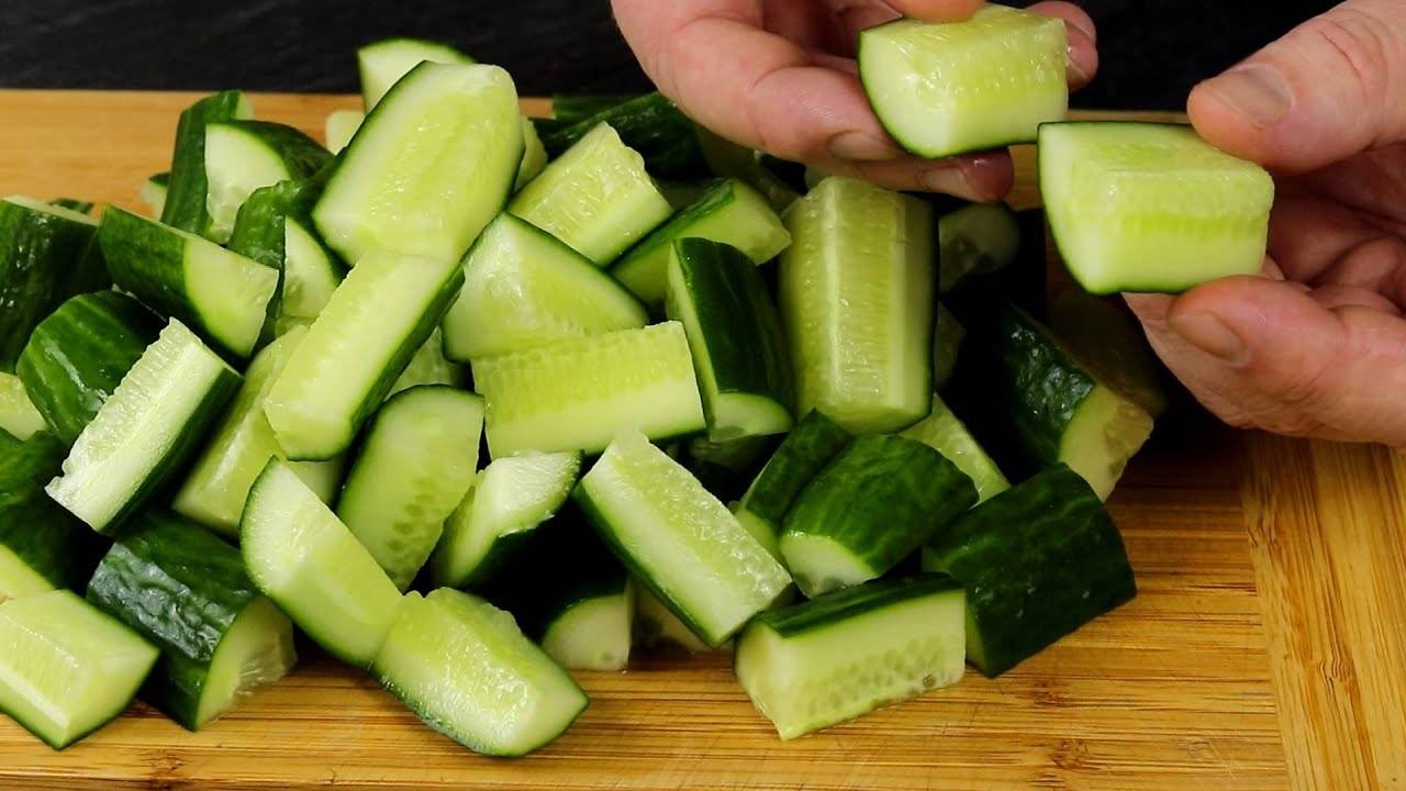 Вкуснятина из огурцов  Просто нарежьте огурцы ДОЛЬКАМИ Простой и вкусный рецепт закусочных огурцов