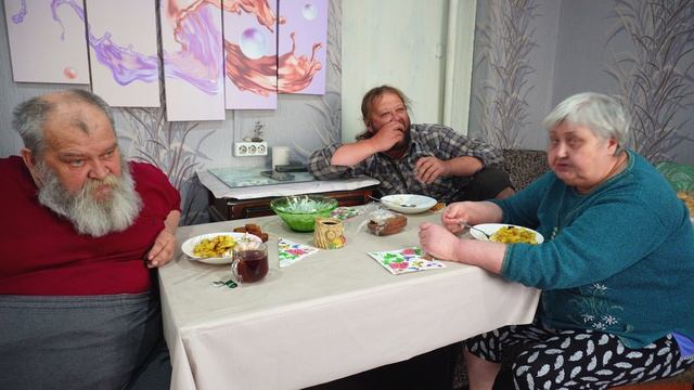 КАК ВКУСНО ЛОПАЕМ КАРТОШКУ С ПОМИДОРАМИ НА МЯСО БОЛЬШЕ ДЕНЕГ НЕТ