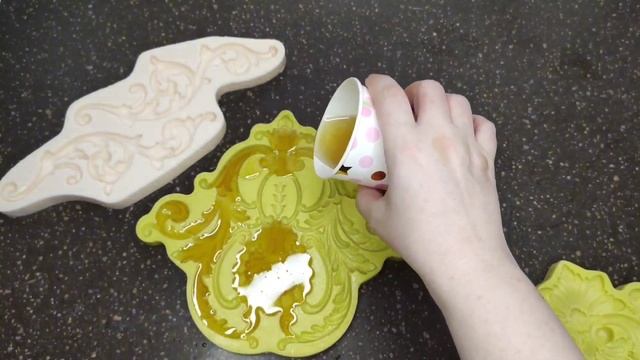 Закупила новых молдов и делаю заготовки из пластика. Какой декор может быть на мебели или стенах