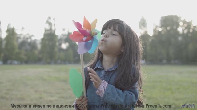 Погружение в природу становится полным благодаря мелодии - eRHoLuNG -- Phillip Gross -- HoLiDaYS