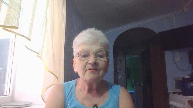 Отблагодарите тетю Мотю денежкой, она же уже 8 лет блогер