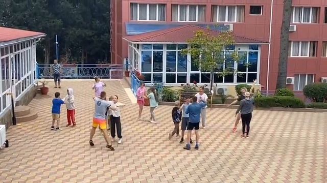 Шахматный лагерь в Лазаревском, Павел Коваленко ведëт зарядку